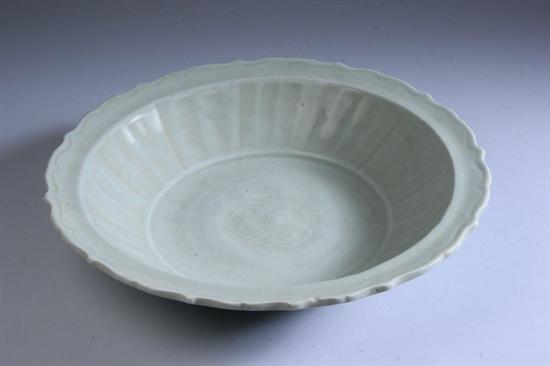 CHINESE LONGQUAN CELADON PORCELAIN 17017a