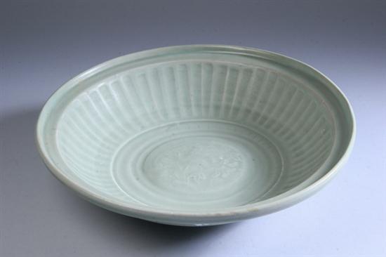 CHINESE LONGQUAN CELADON PORCELAIN 17017d