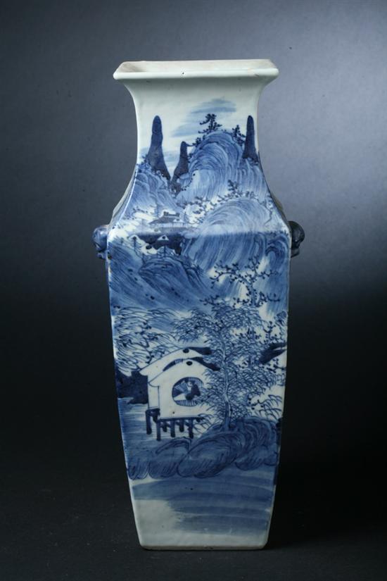 CHINESE BLUE AND WHITE PORCELAIN VASE