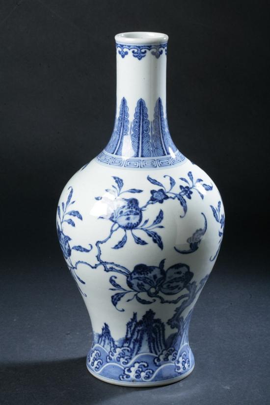 CHINESE BLUE AND WHITE PORCELAIN