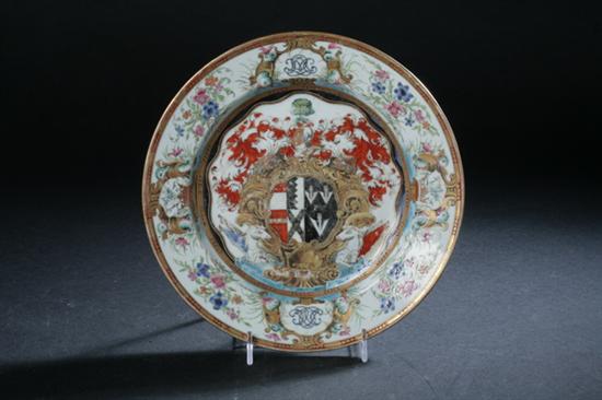 CHINESE ARMORIAL FAMILLE ROSE PORCELAIN 1701cb