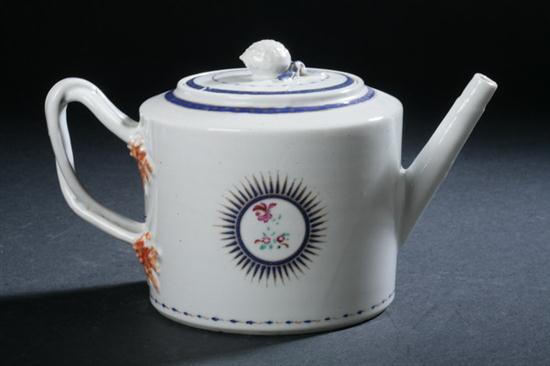 CHINESE FAMILLE ROSE PORCELAIN TEA POT.