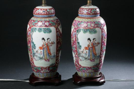 PAIR CHINESE FAMILLE ROSE PORCELAIN 1701f7