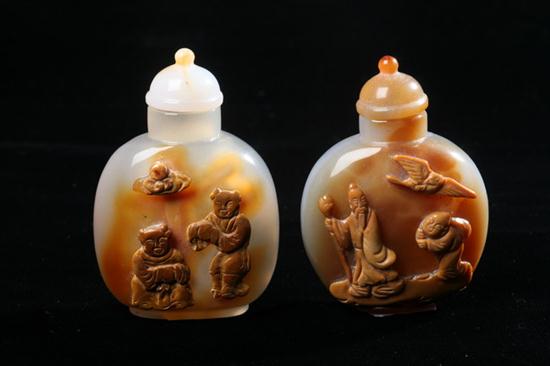 TWO CHINESE CAMEO AGATE SNUFF BOTTLES  17023e