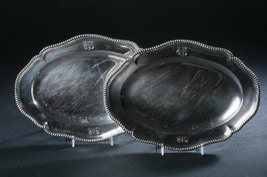 PAIR GEORGE II SILVER MEAT PLATTERS 1702c1