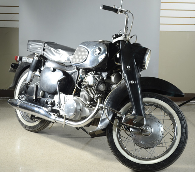 1968 HONDA DREAM MOTORCYCLE 305cc