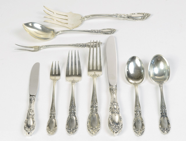37 PIECE TOWLE STERLING FLATWARE 170550