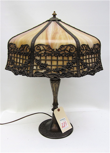 AMERICAN SLAG GLASS TABLE LAMP with