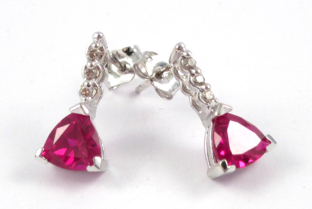 PAIR OF SYNTHETIC RUBY EARRINGS 1705e4