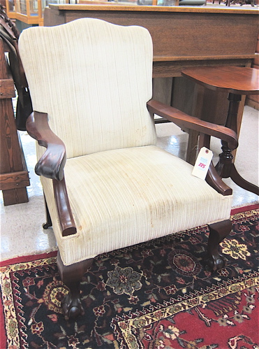 CHIPPENDALE STYLE UPHOLSTERED MAHOGANY 170603