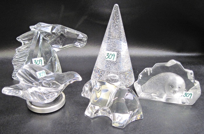 FIVE ASSORTED CRYSTAL GLASS FIGURINES  17061a