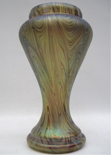 BOHEMIAN IRIDESCENT ART GLASS VASE 1706df