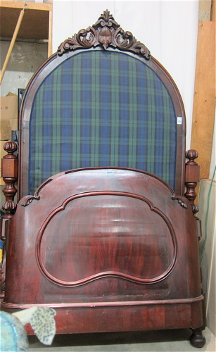 VICTORIAN MAHOGANY BEDSTEAD WITH