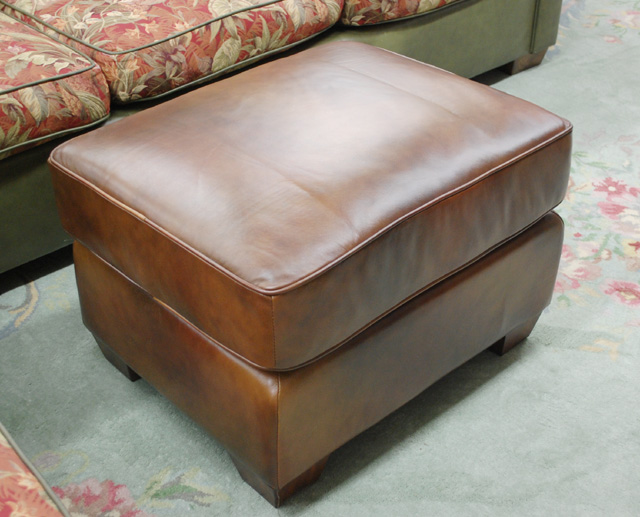 BROWN LEATHER OTTOMAN Howard Miller 170712