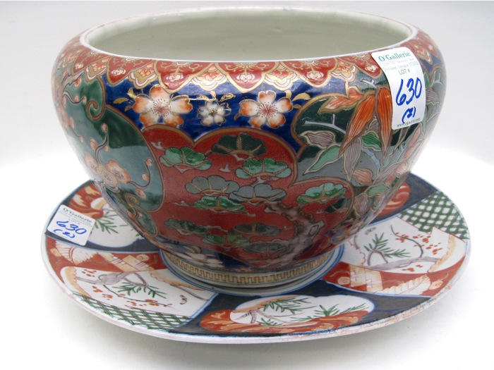TWO COLORFUL JAPANESE PORCELAINS: