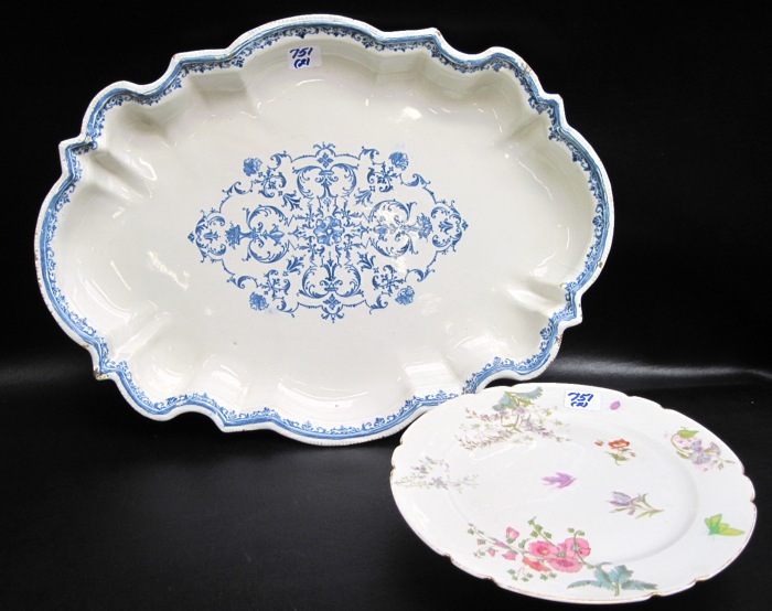 AN 18TH CENTURY FRENCH PLATTER