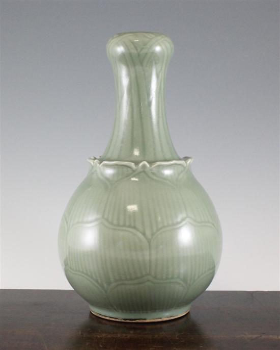 A Chinese celadon glazed lotus 17091b
