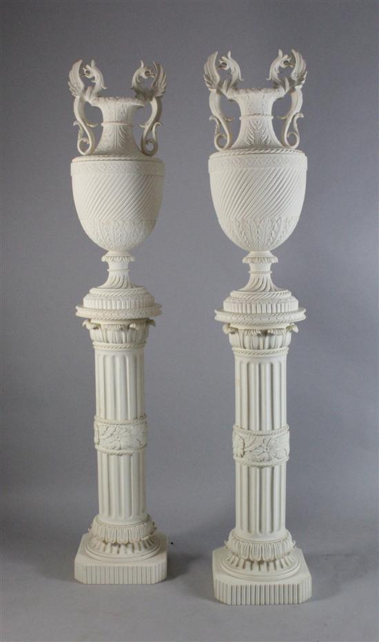 A modern pair of composition urns 170a01