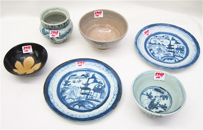 SIX PIECES CHINESE PORCELAIN AND 16e394