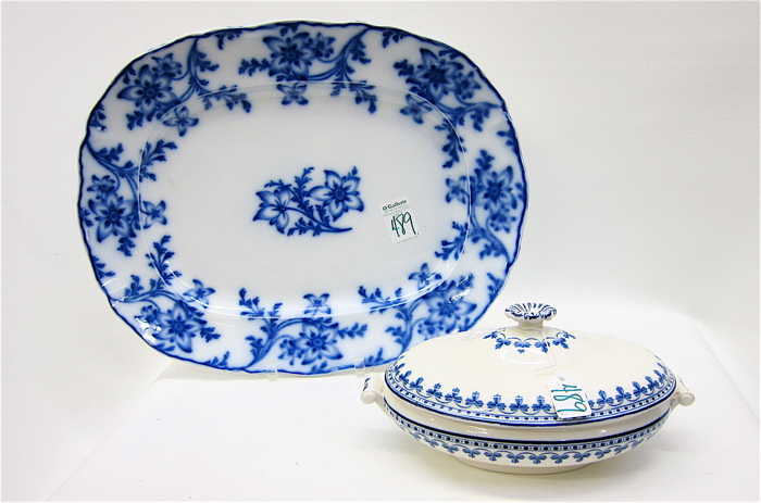 TWO ENGLISH BLUE WHITE PORCELAIN 16e465