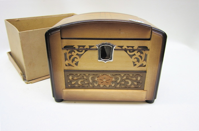 JAPANESE WOODEN MUSICAL CIGARETTE BOX