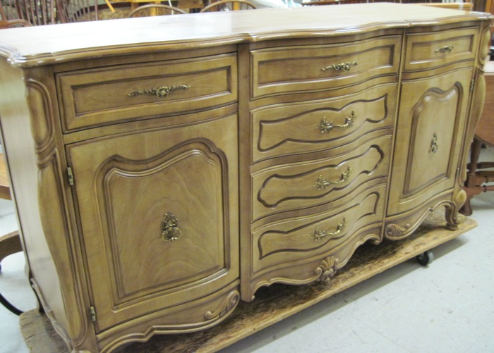 FRENCH PROVINCIAL STYLE BUFFET 16e4d7