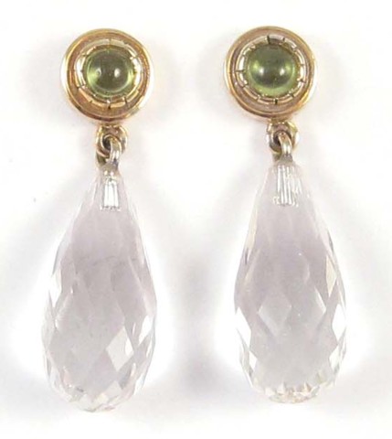 PAIR OF PERIDOT AND QUARTZ EARRINGS 16e4e1