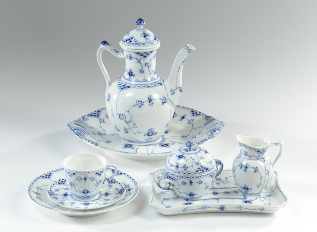 46 PIECE ROYAL COPENHAGEN FINE