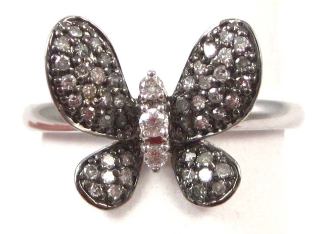 DIAMOND AND WHITE GOLD BUTTERFLY 16e5db