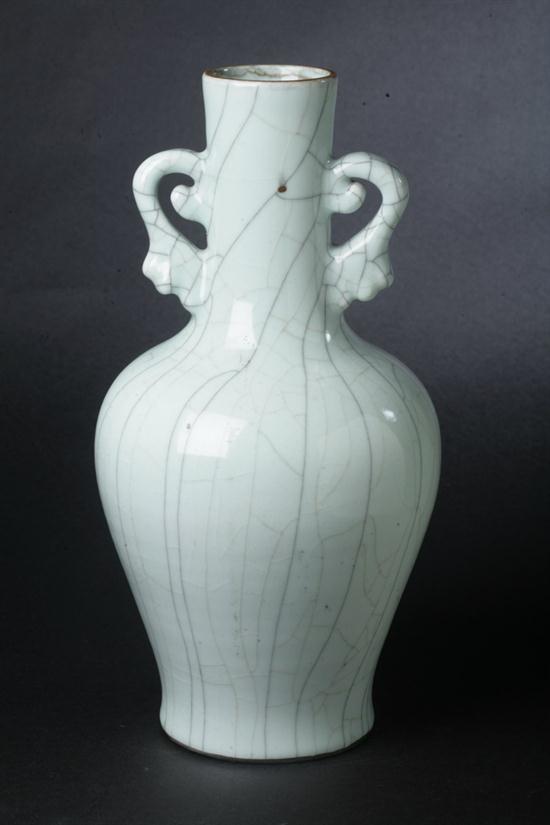 CHINESE GUAN TYPE PORCELAIN VASE 16e6ea