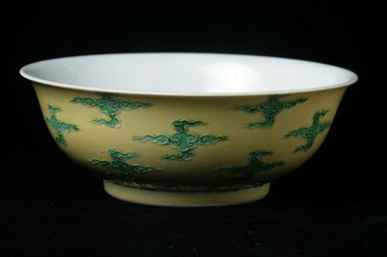 CHINESE GREEN AND YELLOW PORCELAIN