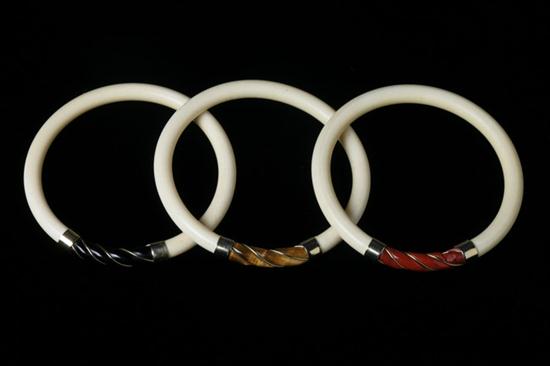 THREE IVORY BANGLES 3 in diam  16e734