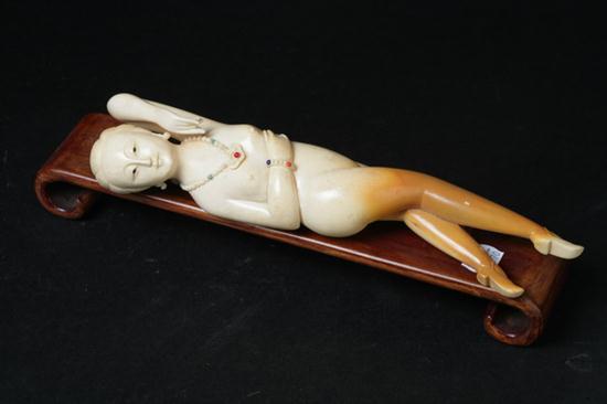 CHINESE IVORY DOCTOR S LADY Wearing 16e736