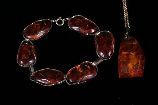 TWO ITEMS AMBER JEWELRY. Faceted