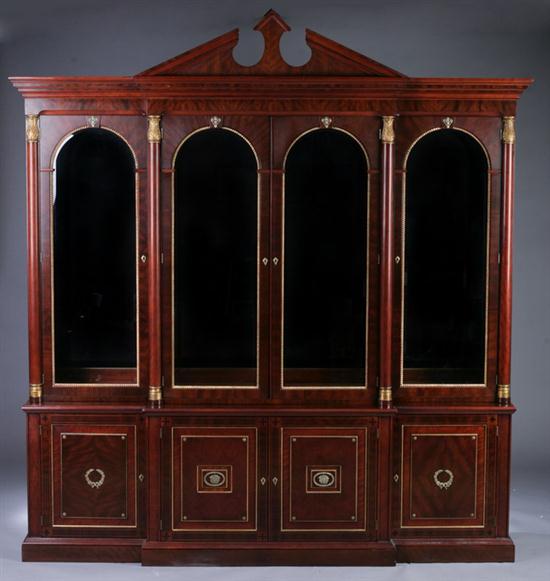 ITALIAN STYLE PARCEL-GILT MAHOGANY