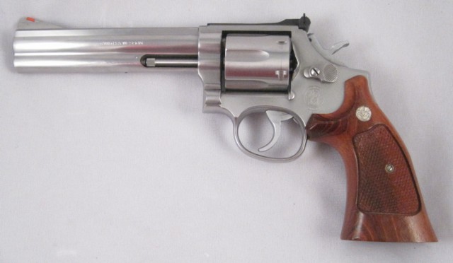 SMITH & WESSON MODEL 686 DOUBLE