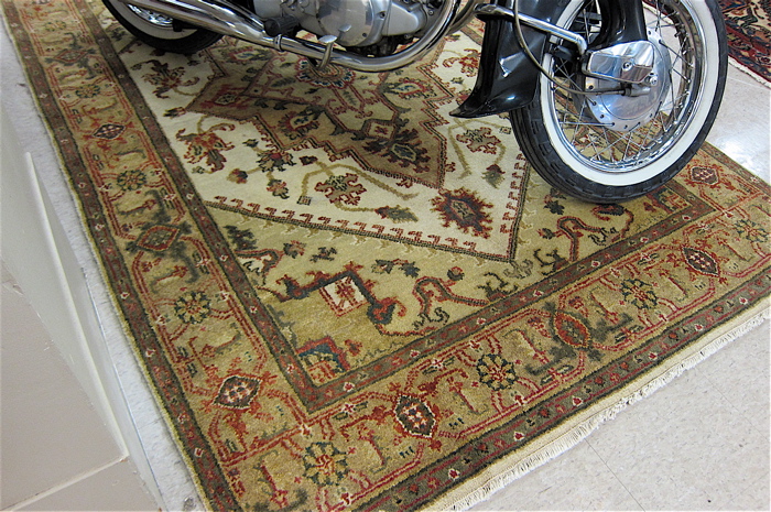 HAND KNOTTED ORIENTAL AREA RUG