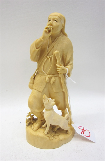 JAPANESE IVORY CARVED FIGURE man 16e916