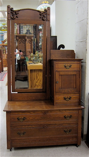 LATE VICTORIAN OAK DRESSER WITH