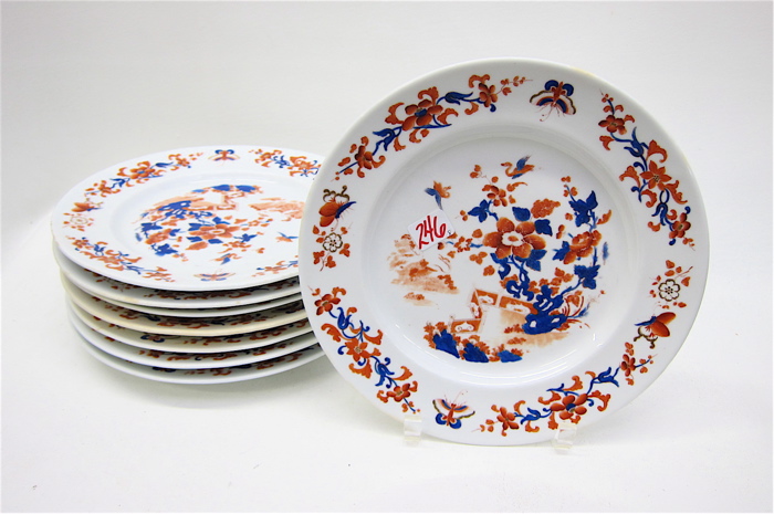 EIGHT ENGLISH IMARI PATTERN PORCELAIN 16e9af