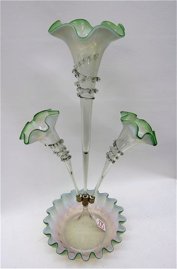 AMERICAN VICTORIAN ART GLASS EPERGNE 16e9d0