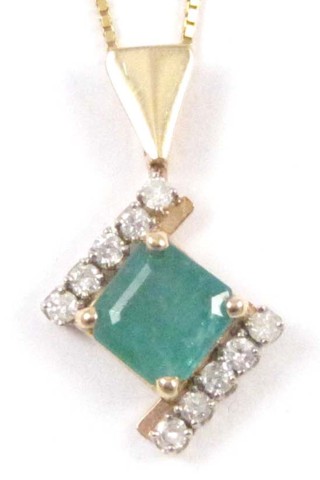 EMERALD AND DIAMOND PENDANT NECKLACE 16ea25