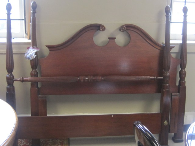 CHIPPENDALE STYLE MAHOGANY FOUR-POST