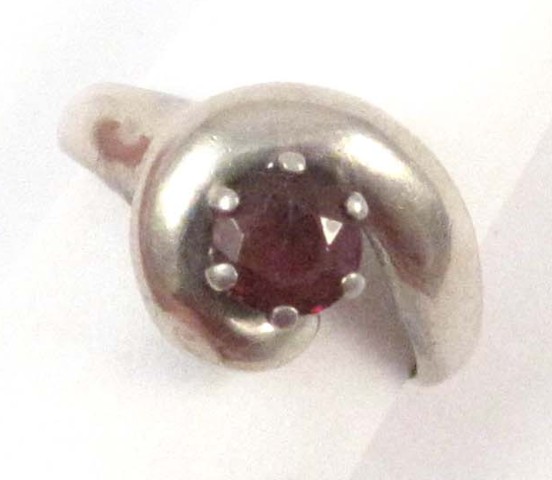 GARNET AND FOURTEEN KARAT WHITE 16eb06