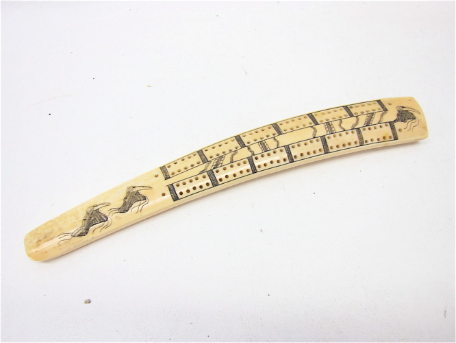 WALRUS IVORY CARVED CRIBBAGE BOARD 16ebf9