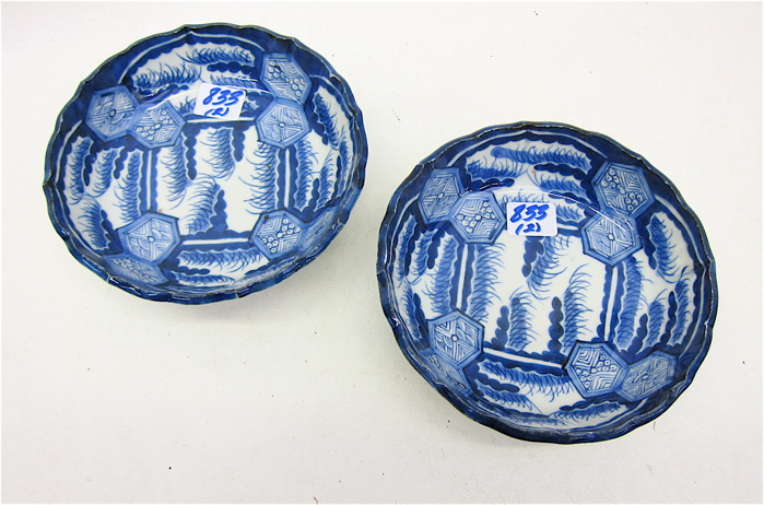 TWO JAPANESE IMARI BLUE AND WHITE 16ebfb