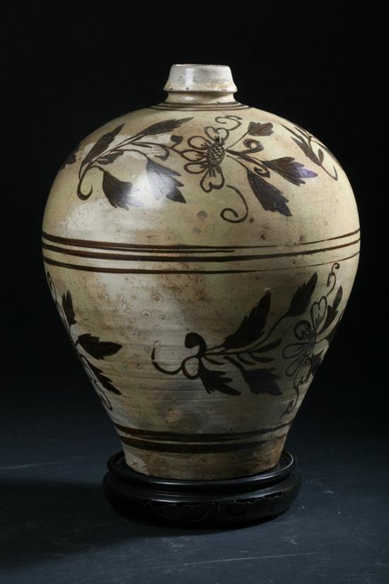 CHINESE CIZHOU POTTERY VESSEL Ming