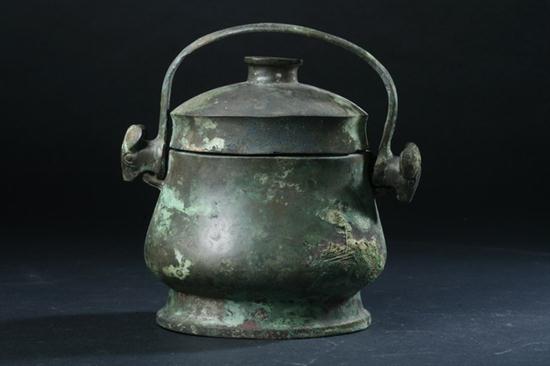 CHINESE ARCHAIC BRONZE YU AND COVER  16ec22