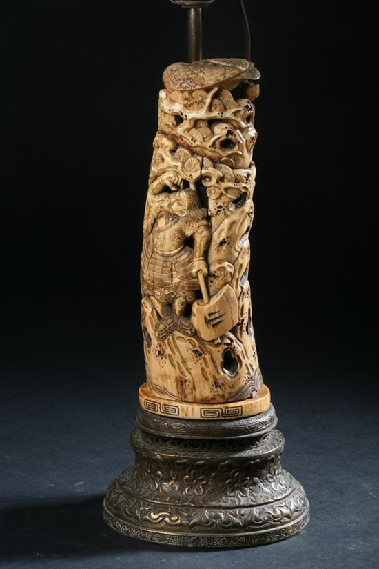 CHINESE IVORY CARVING OF WARRIOR 16ec7e