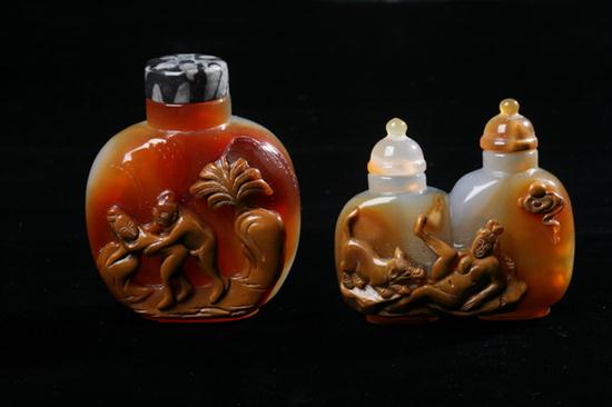 TWO CHINESE CAMEO AGATE EROTIC